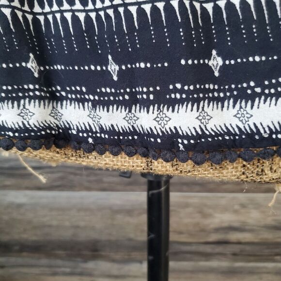 Mudd Boho Halter Top Black and White Women's Size Medium Lace - Picture 8 of 10